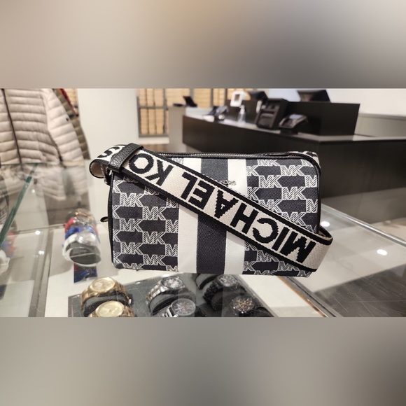 Michael Kors Cooper Duffle Bag Crossbody Black Multi - Picture 4 of 4